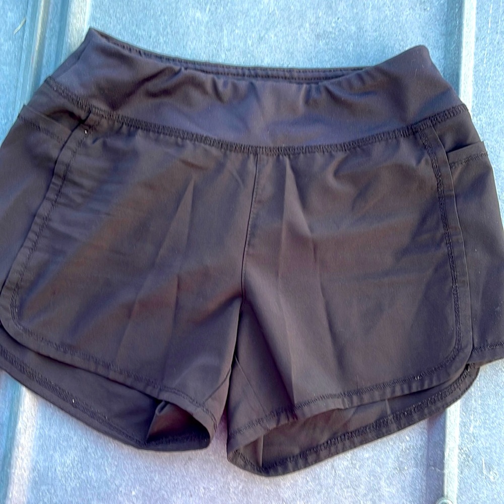 Black Old Navy active shorts. Kids size 8 girls.